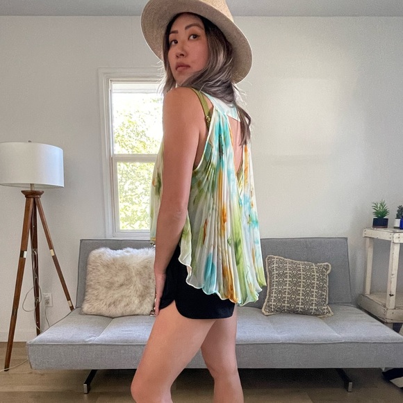 Milau Brand LF Stores Chiffon Accordion Top Summer - Picture 5 of 6